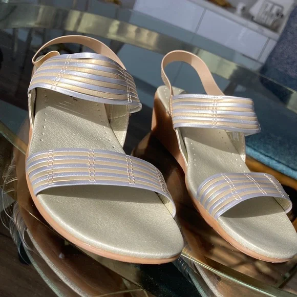 Bare traps size 10 gold silver sandal’s